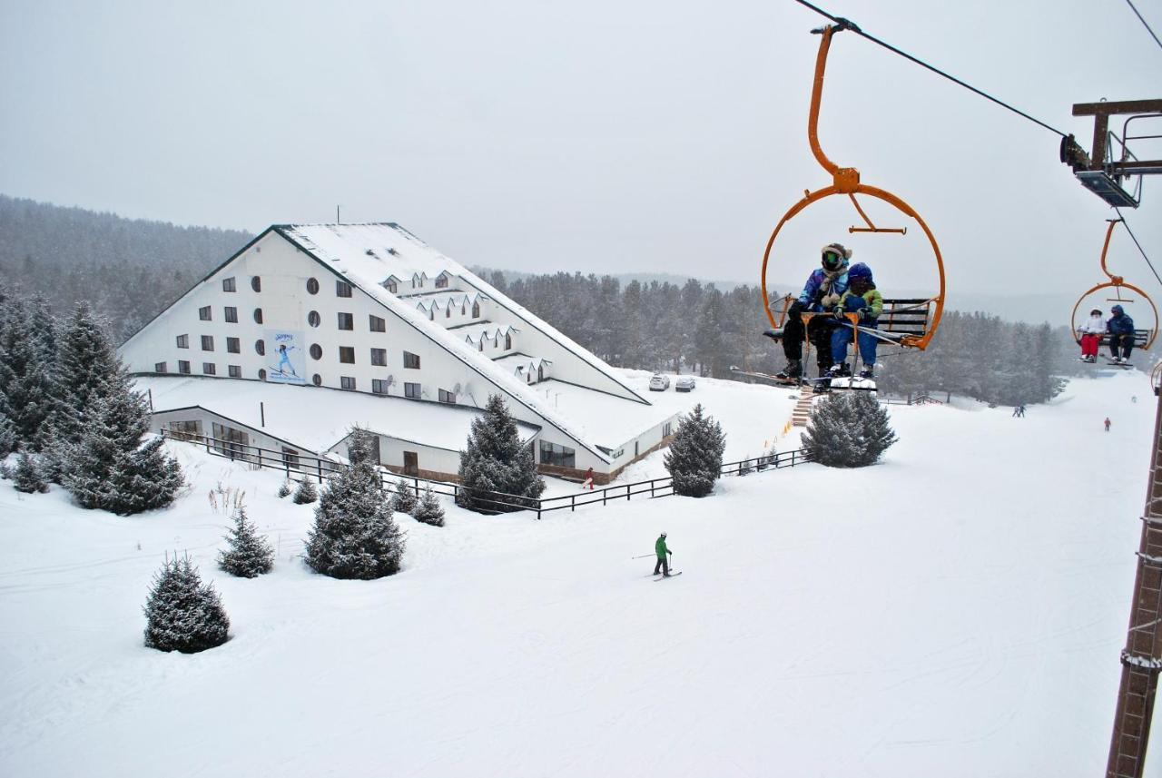 Kapriz Karakol Hotel ภายนอก รูปภาพ