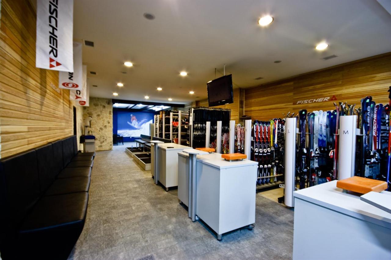 Kapriz Karakol Hotel ภายนอก รูปภาพ