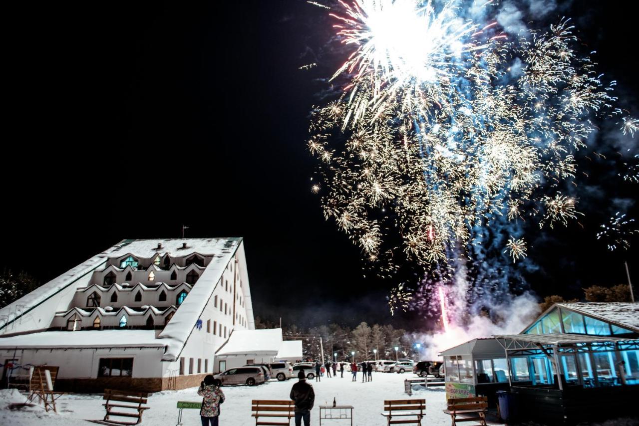 Kapriz Karakol Hotel ภายนอก รูปภาพ